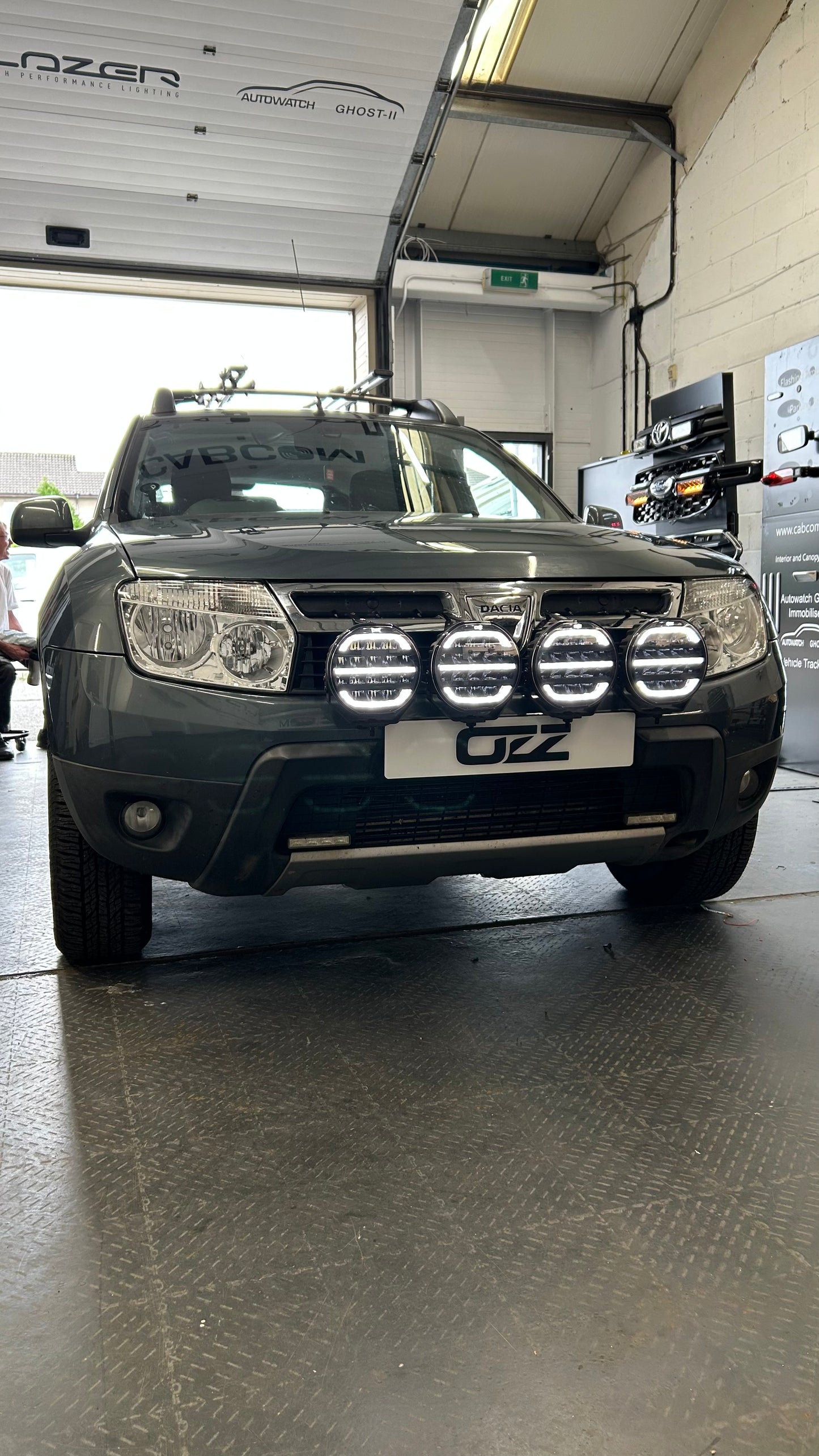 OZZ 4X 7” DRIVING LIGHT NUMBER PLATE MOUNT