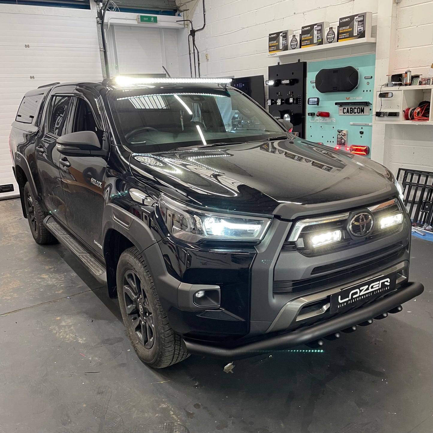 TOYOTA HILUX ROOF MOUNTING KIT (WITHOUT ROOF RAILS)