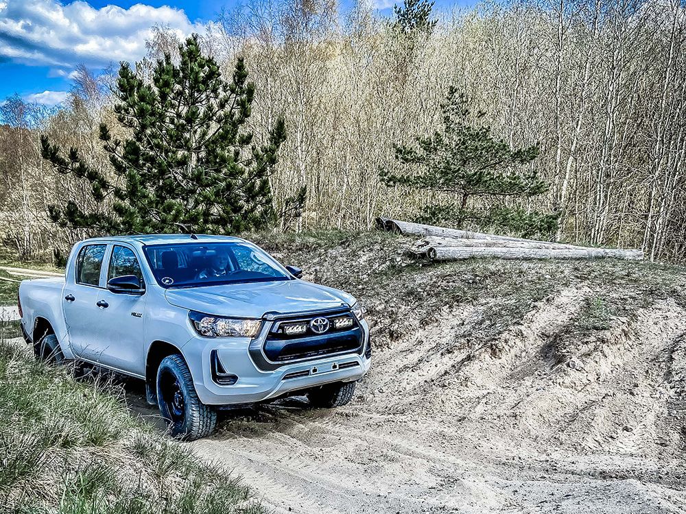 LAZER LAMPS TOYOTA HILUX (2021+) GRILLE KIT